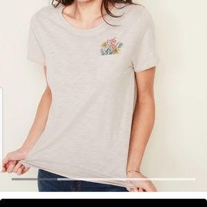 NWT flower pocket T-shirt